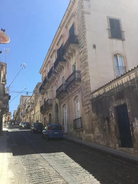 Kalote' On The Roof Apartments Noto Italië